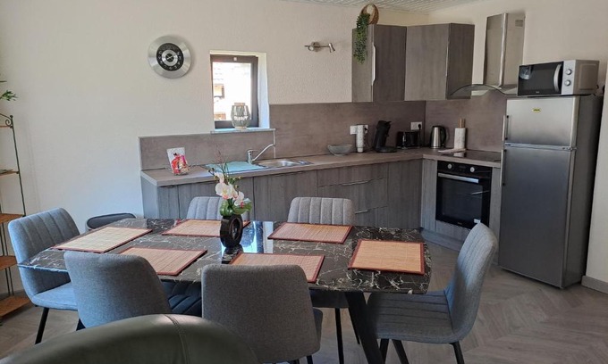 Aschbach House | Top-Rated Maison Maurer: Family-Friendly Retreat Awaits