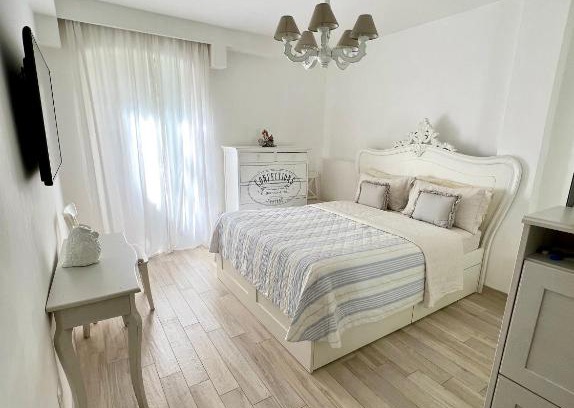 Ischia Porto Apartment | Elegant Maison Mele Ischia: Guest Rated 9.8 & Family Friendly