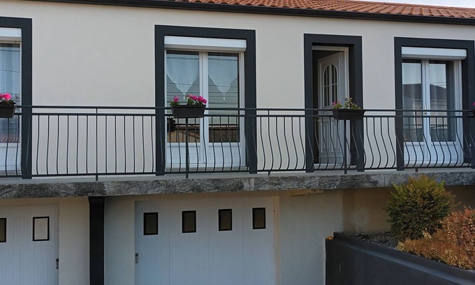 Olonne-sur-Mer House | Cozy Maison Mitoyenne: Pet & Child Friendly Retreat