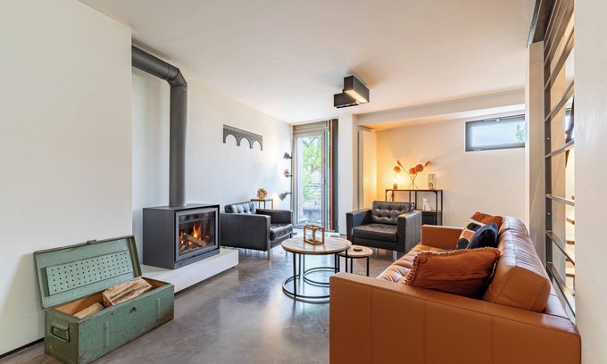 Yvoir House | Elegant Maison Moderne by the River with Family-Friendly Amenities