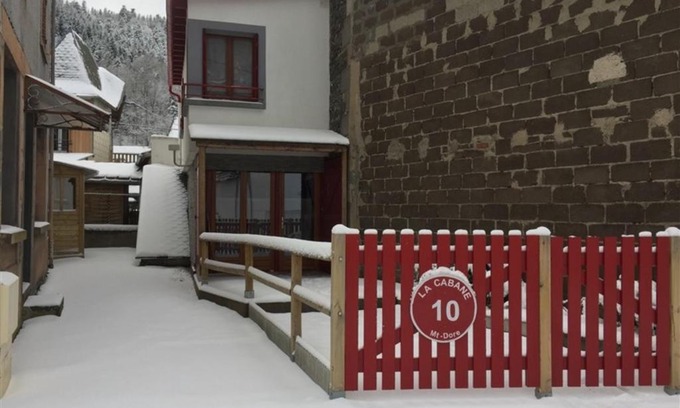 Mont-Dore House | Maison Mont-Dore: Family-Friendly Retreat with Great Reviews