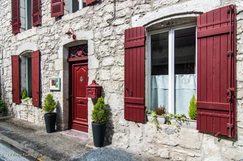 Eymet Apartment | Maison Nº 20: 4-Star Family-Friendly Haven with Breakfast