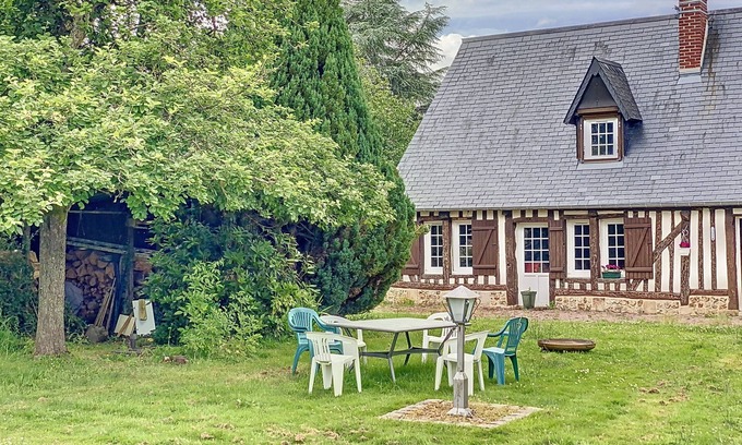 Plasnes Cottage | Tranquil Maison Normande with Pool and Ocean Views