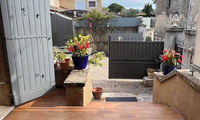 St.-Remy-de-Provence House | Top-Rated Maison Privée: Family-Friendly with Breakfast & Kitchen