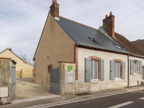 Cheverny House | Tranquil Maison with Garden in Cheverny Near Tintin Castle