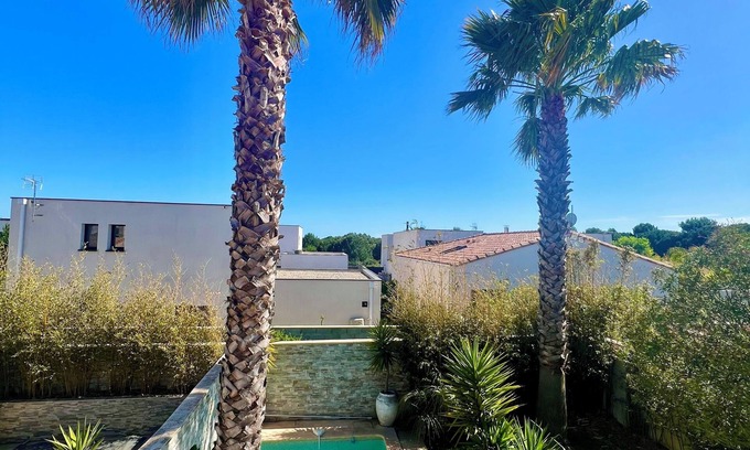 Perols House | Cozy Maison Palmeraie with Garden and Private Pool