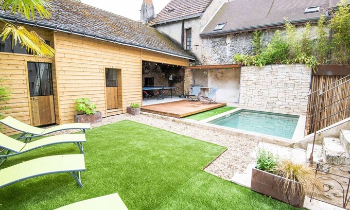 Mosnes Villa | Idyllic Maison with Pool and Spa for Relaxing Getaways