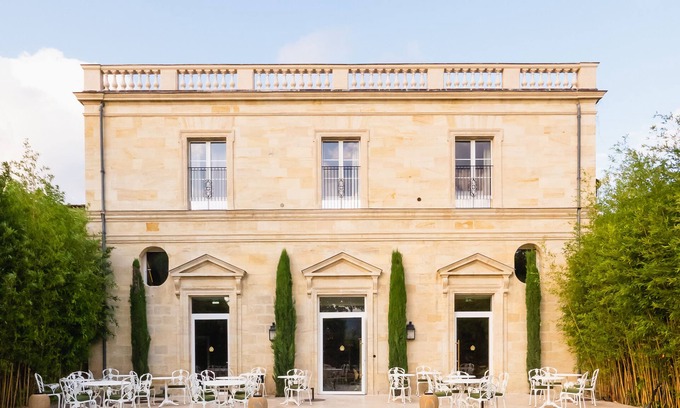 Le Bouscat Hotel | Gorgeous Maison Pavlov: 5-Star Stay with Ocean Views