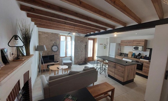 Coulon House | Discover Maison plein centre in Beautiful Coulon, Marais Poitevin