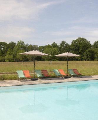 Poigny la Foret Villa | Spacious Maison for 15 with Pool, Just 50 Min from Paris
