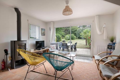 Arzon House | Family-Friendly Maison avec Grand Jardin in Arzon
