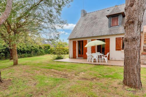 Sarzeau House | Unwind in Morbihan: Explore Beaches and the Gulf