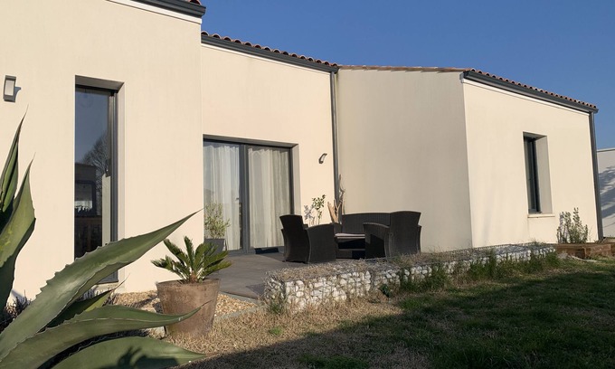Vaux-sur-Mer House | Convenient Maison Near Center and Beautiful Beaches