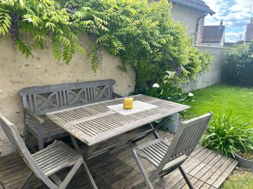 Romorantin-Lanthenay House | Convenient Maison Near Shops for Family Getaways