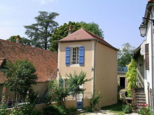Billy House | Charming Maison Médiévale with Panoramic Views Near Vichy