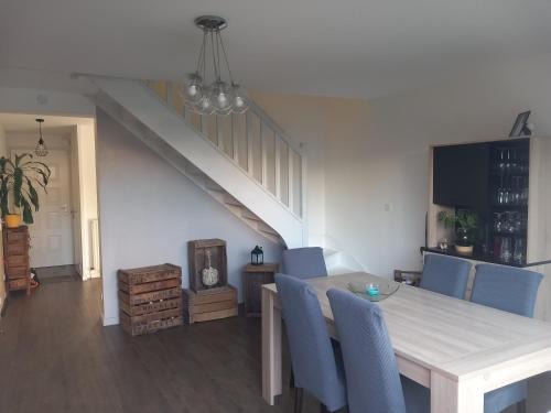 Ouest Villa | Modern Maison Near 24H Circuit with Family-Friendly Features