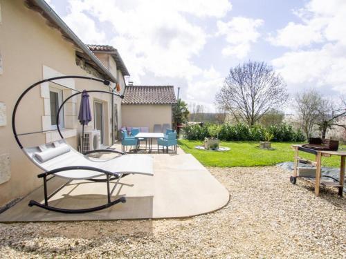 Saint-Martial-de-Valette House | Cozy Maison with Private Garden near Brantôme Attractions
