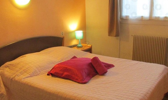 Bompas Apartment | Family-Friendly 3-Bedroom Maison for Memorable Getaways