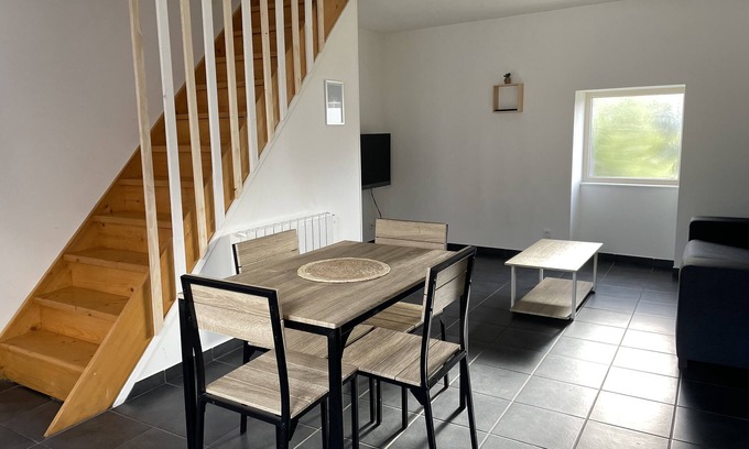 Parsac House | Pet-Friendly Maison rue des Forges with Kitchen Amenities