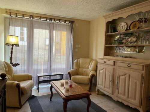Arfeuilles House | Cozy Retreat near Mountains with Pet-Friendly Amenities