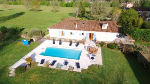 Saint-Pierre-de-Cole House | Perfect Family Retreat: Maison with Pool and Garden in Saint Pierre de Cole
