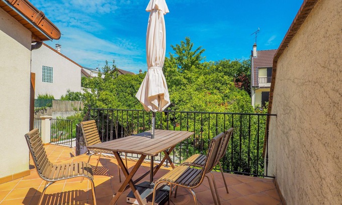 Bagneux House | Family-Friendly Maison in Bagneux with Kitchen & Parking