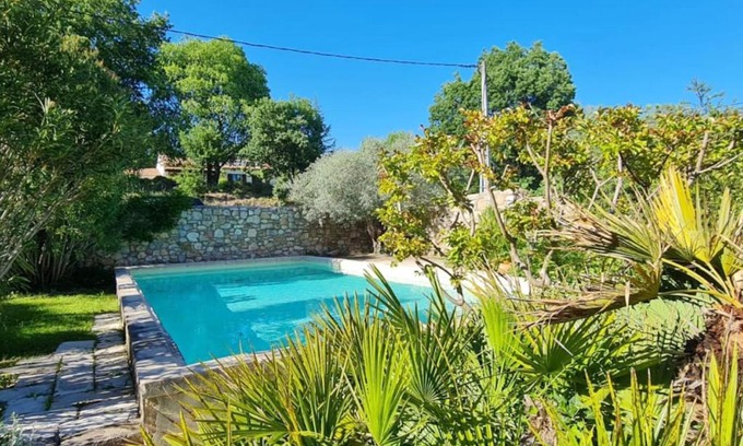 Lorgues House | Relaxing 4-Star Stay at Maison with Pool and WiFi in Lorgues