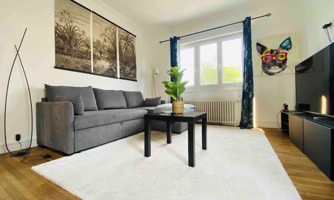 Saint-Brieuc House | Family-Friendly Maison Near Trégomeur Zoo with Pool & Breakfast