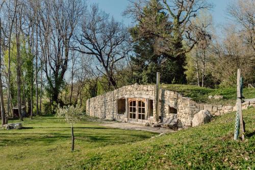 L'Isle-Bouzon Ski Chalet | Explore Maison Terre: Oceanfront Cabanes with Pool