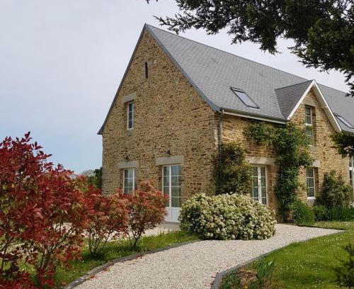 Vains House | Family-Friendly Stay at Maison Tombelaine - Rated 9.3/10