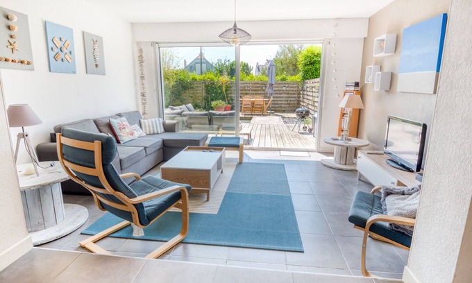 Larmor-Plage House | Explore Maison Tout Équipée: Beach Access & Ocean Views