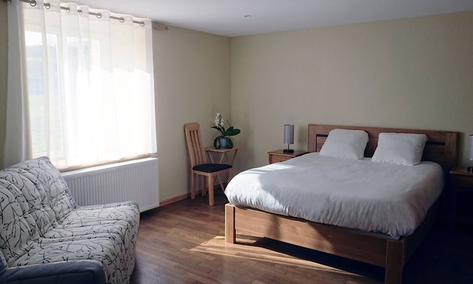 Graffigny-Chemin House | Tranquil Maison Tout Confort: Family-Friendly Retreat