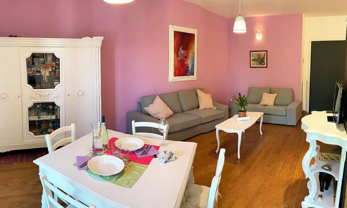 Padova Apartment | Chic Apartment in Padua with Spa and Breakfast Amenities