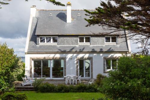 Trevignon House | Seaside Retreat: Maison Trévignon Just Steps from the Beach