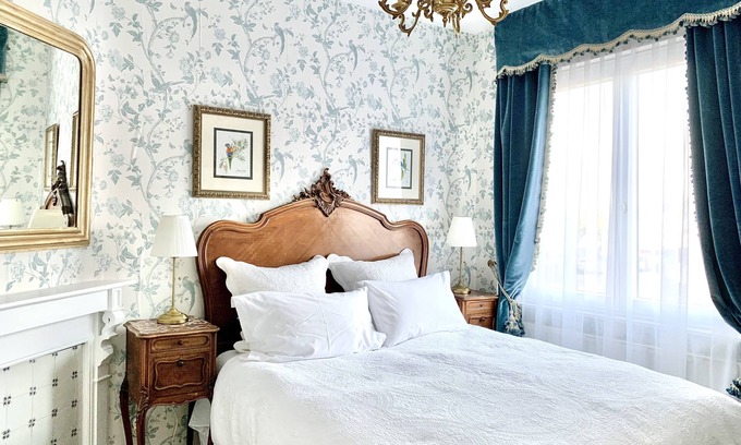 Quievrechain House | Discover Maison Trianon 1928: Top-Rated Pet-Friendly Retreat