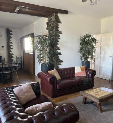Maille House | Inviting Maison typique Maillé: Rated 9.6, Pet Friendly Stay