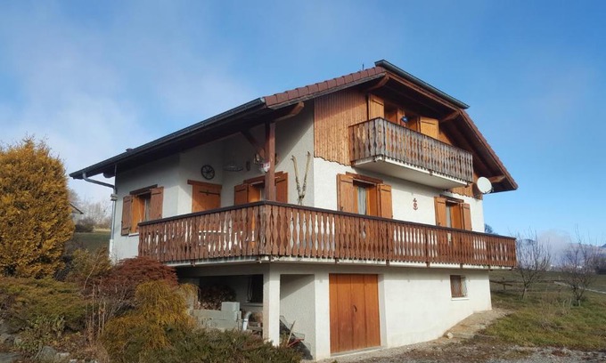 Vinzier Ski Chalet | Family-Friendly Retreat at Maison Vinzier with Great Reviews