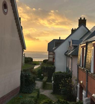 Le Crotoy House | Renovated Maison Vue Baie with Child-Friendly Amenities