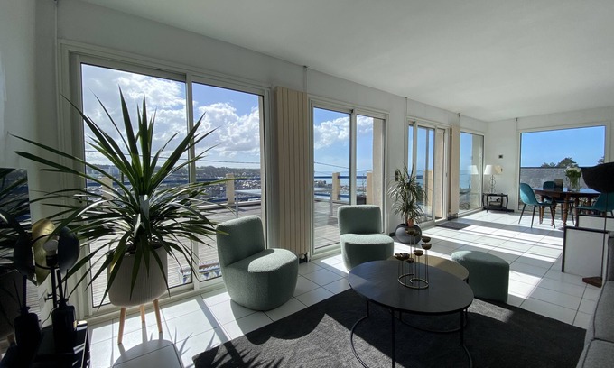 Fecamp House | Seaside Escape at Maison vue Mer, Port and City