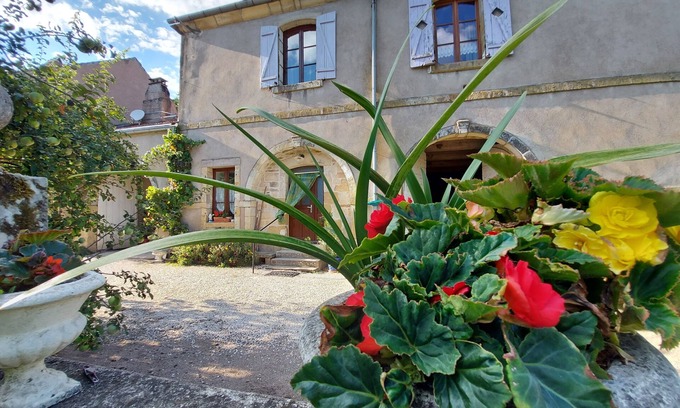 Montigny-les-Cherlieu House | Charming Cottage Retreat in Quaint Hamlet - Rated 9.8/10