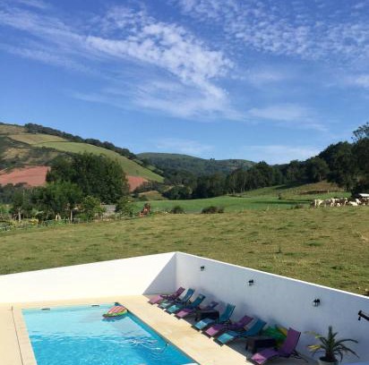 Saint-Jean-le-Vieux Bed & Breakfast | Explore Maison Zubiatia: Oceanfront Retreat near Compostelle