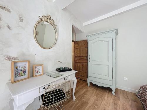 Coursan Apartment | Maison23 - Chambre avec kitchenette proche de la mer