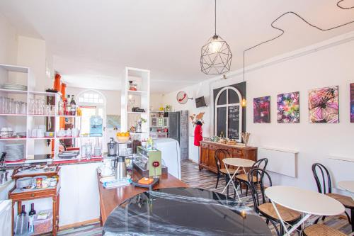 Carrodano Inferiore Bed & Breakfast | Pet-Friendly MAISON44: Family Welcomed, Guest Rated 9/10