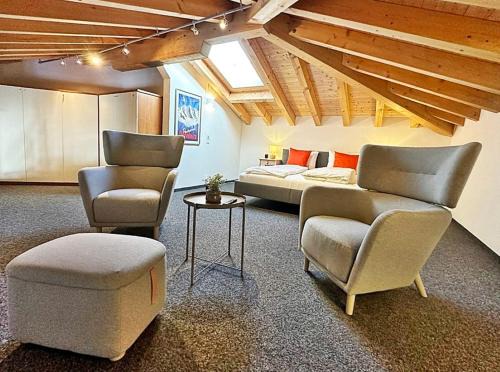 Pontresina Apartment | Relaxing Maisonette for Two: Family-Friendly Getaway