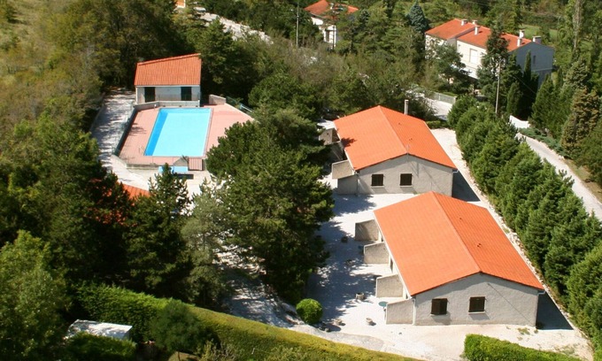 Durfort Cottage | Charming Maisonette by Lake St Ferréol with Pool & Spa