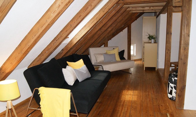 Landsberg am Lech Apartment | Cozy Maisonette with Kitchen & Breakfast – Guest Rated 9.8