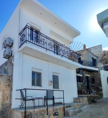 Kavousi House | Guest Rated 10/10: Maisonette Kavousi with Mountain Views
