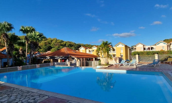 Sainte-Anne Apartment | Stunning Maisonette with Terrace & Ocean View Amenities