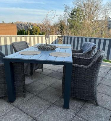Mariaweiler-Hoven Apartment | Stylish Maisonette with Rooftop Terrace - Family Friendly