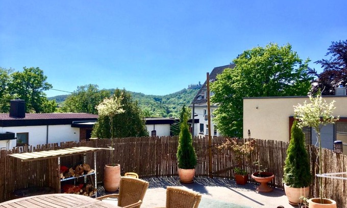 Eisenach Apartment | Discover Maisonette Wohnung Südstadtvilla with Oceanfront Views